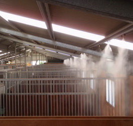 หัวพ่นหมอกลดความร้อนในคอกม้า หัวพ่นหมอกลดความร้อนในคอกม้า